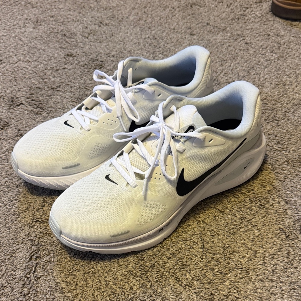 Nike Structure 26 Running Shoes